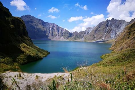 14 Mountains in the Philippines With the Most Incredible Views.
